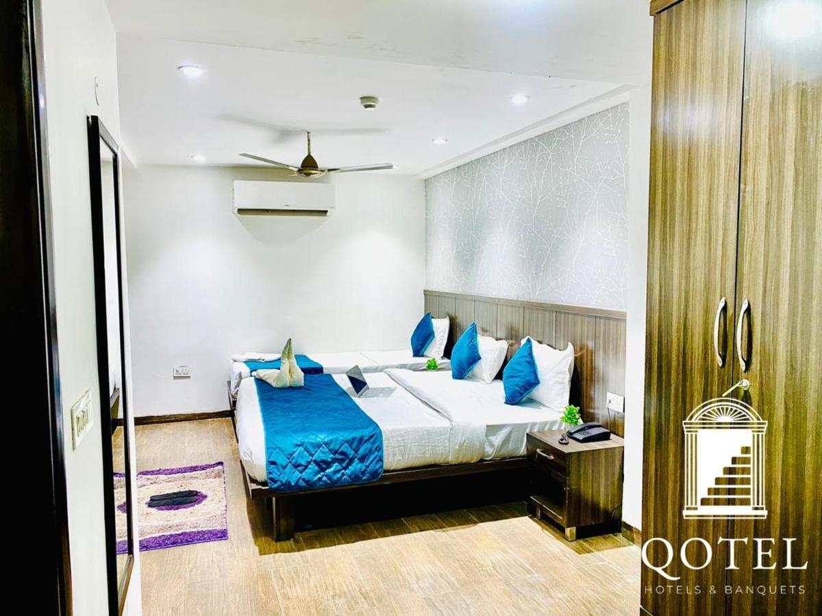 Qotel Hotel Rajouri Garden Above Ritu Marbles, Near Rajouri Garden Metro Station-Couple Friendly New Delhi Exterior photo