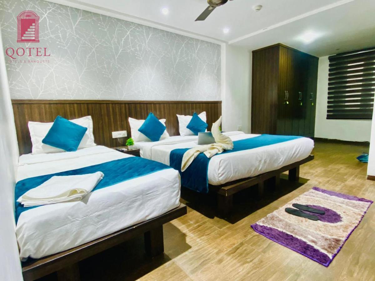 Qotel Hotel Rajouri Garden Above Ritu Marbles, Near Rajouri Garden Metro Station-Couple Friendly New Delhi Exterior photo